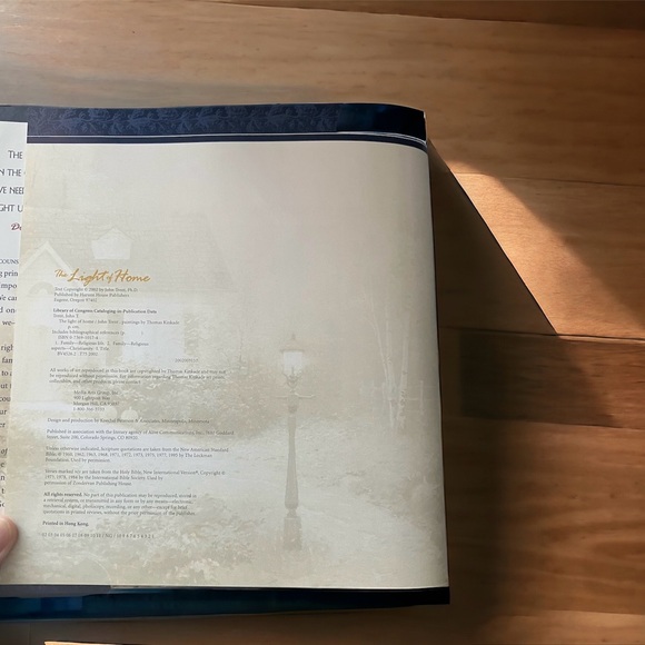 NEW The Light of Home Ten Inspiring Pictures of A Strong Family Trent/Kinkade - Picture 4 of 6